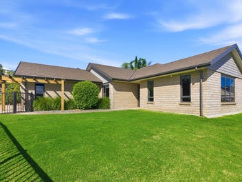 Spacious Family Living with Poolside Entertaining