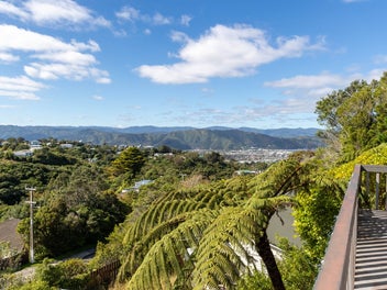 OVERSEAS OWNER WANTS SOLD