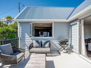 Sun Soaked Living with Leafy Green Outlook