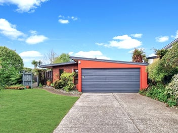 Lynmore, Single Level, Brick