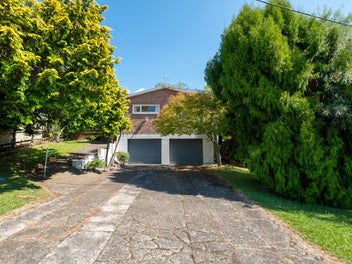 Image 1 of 28