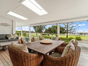 THE SWEET SPOT BETWEEN THE BEACH AND THE FAIRWAY