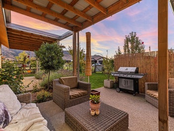 Modern ease in a prime Wanaka pocket