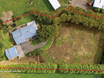 ONE ACRE LIFESTYLE ON HURFORD