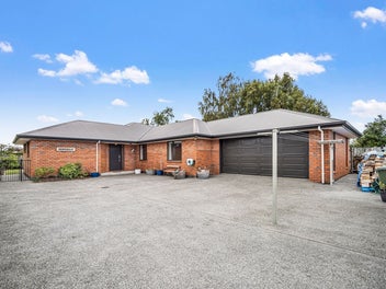 Family-Friendly Flow on Balmoral Street