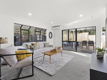 Sunny Family Gem in Double Westlake Zone