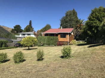 Cedar Home with Marina Outlook