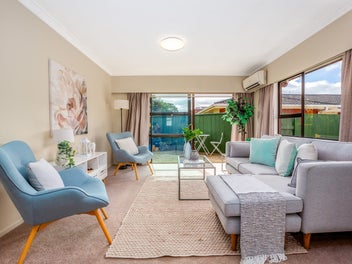 Cute three bedroom rear Tawa unit