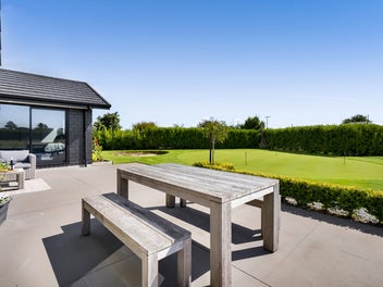 Near New Lifestyle Retreat