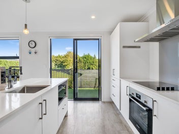 Modern Living with Reserve Views and Privacy