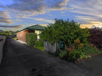 Elegant Family Living in Trentham Awaits You!