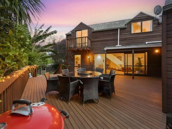 Tropical Sanctuary – Your Te Atatu Oasis