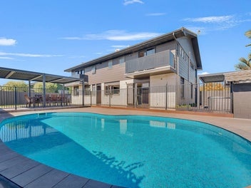 Family scale, pool days, Taradale ease