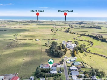 Coastal Cutie off Surf Highway 45