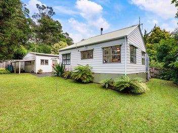 Family Living With Potential - 954m² Freehold Land