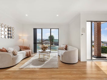 Number 1 on the street, 2 Primary suites!