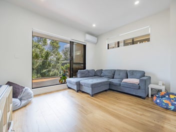 Affordable Nearly New 3 Bed, 3 Bath Living