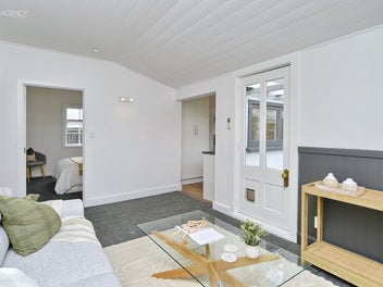 Charming Renovated Cottage on Sunny Standalone Sit