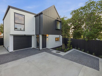 Architectural, Modern & Double Westlake Zone