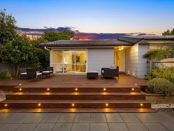 Freehold, standalone, single level home