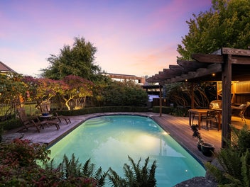 Grand Living - Regents Park Presence