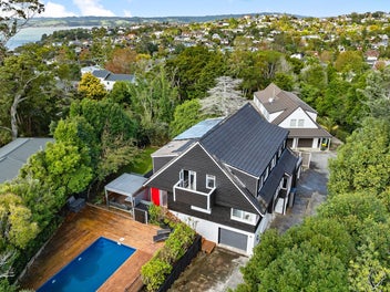Family Jackpot in Cockle Bay