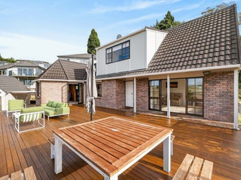 Location, Views and Lifestyle Combined