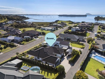 Elevated Living with Harbour Glimpses