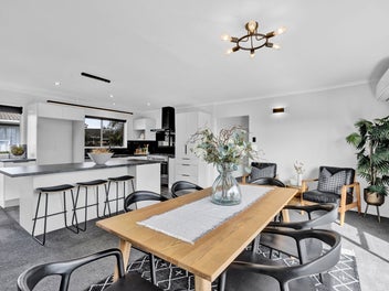 STYLE, CONVENIENCE AND XXL BASEMENT