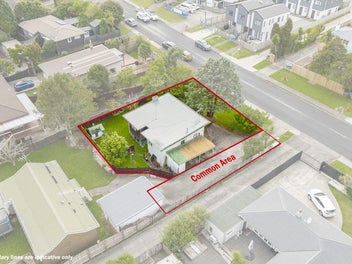 Investor & Renovator Gold - 650m to Howick Village