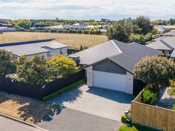 Relocating Owner - Genuine Sale!