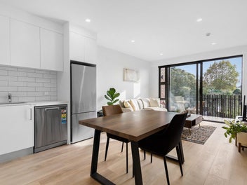 Top floor, North facing + carpark