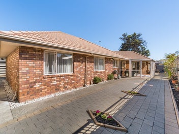 Prime Position, Brick Home with Double Garaging!