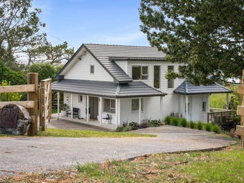Over 5 acres of Countryside Living