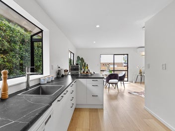 Pocket of peace near Pakuranga Plaza!