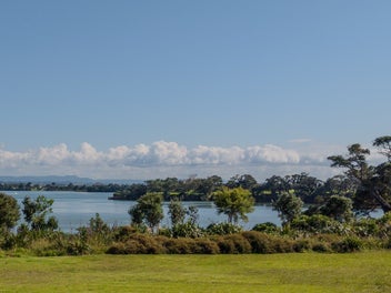 Motivated vendors up for negotiation