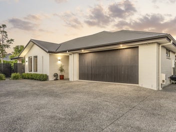 Sophisticated Family Living in a Private Sanctuary