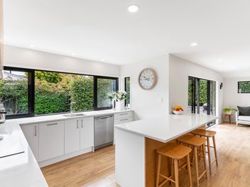 Easy Living on Lytton