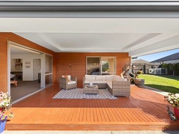 Must Be Sold, Vendors Have Bought!