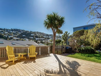 Double Bay Villa. Single-Level Sun