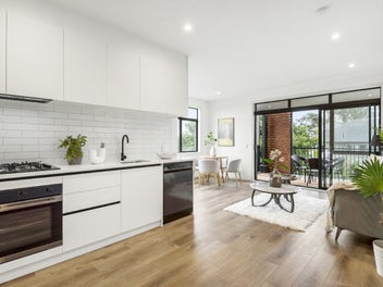 Under instructions from receiver – must sell!