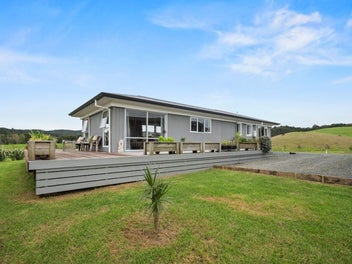 Space and style on 9.6ha, offers over $1.1m