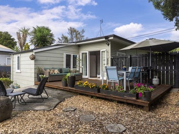 COOL // CHARACTER // BACH VIBES