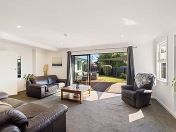 Full House. Seriously Selling!