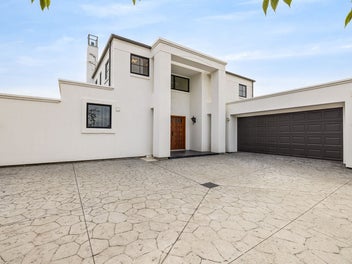 Big Bones. Blank Canvas.