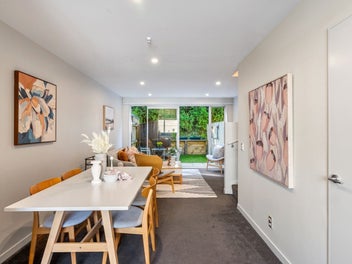 Style, Simplicity & Effortless Living