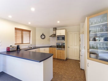 Perfectly Postitioned Rolleston Retreat