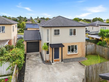 Light, Bright & Family-Ready on Freehold Land