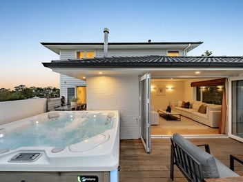 Coastal Sanctuary: 842m2 Freehold & Harbour Views