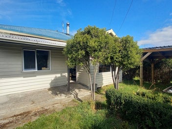 Quaint And Sunny Renovated Cottage On 1012m2